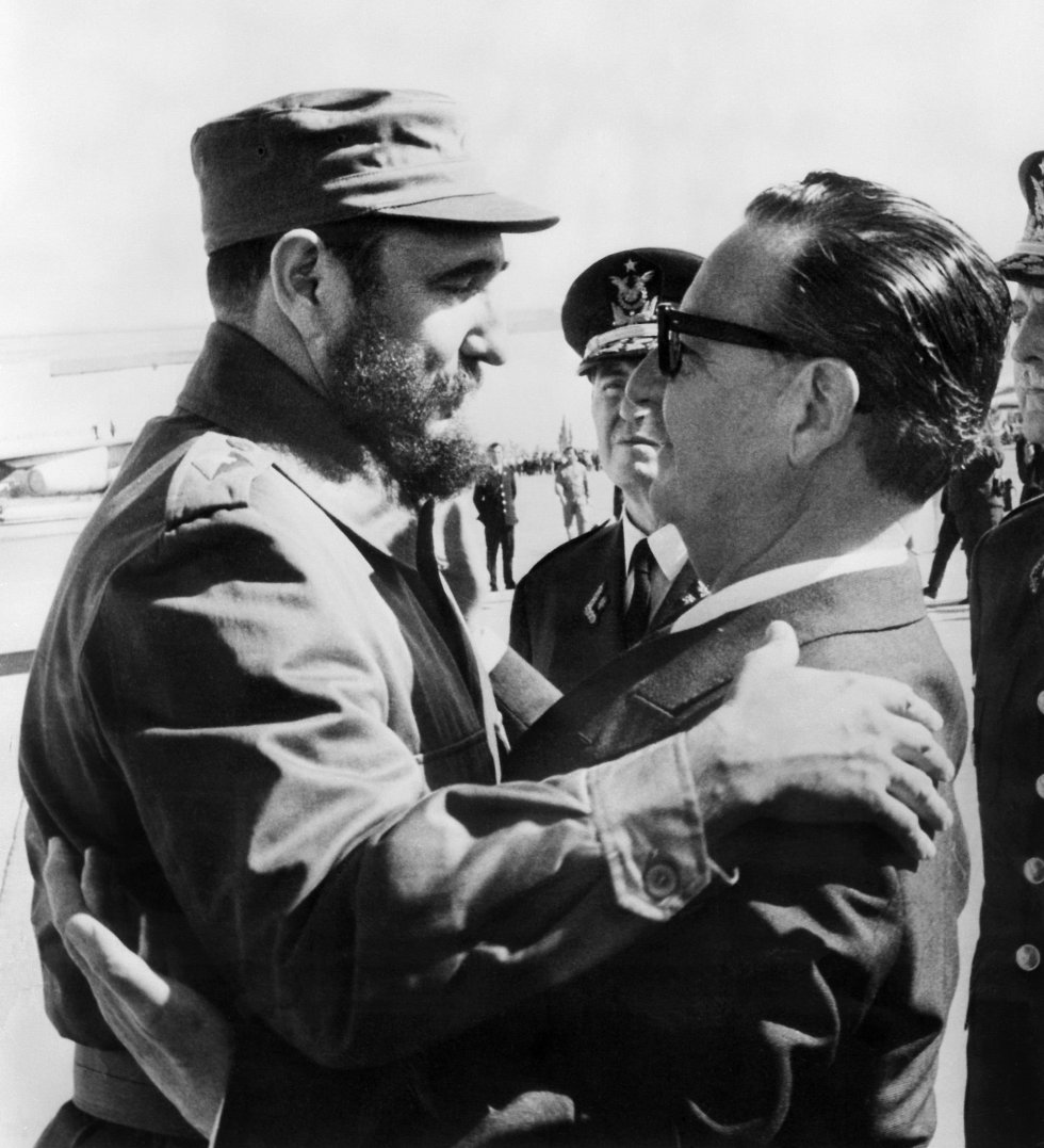 Un año después de que Salvador Allende asumiera la presidencia de Chile, en 1971, Castro hizo una visita oficial de 10 días al país sudamericano.